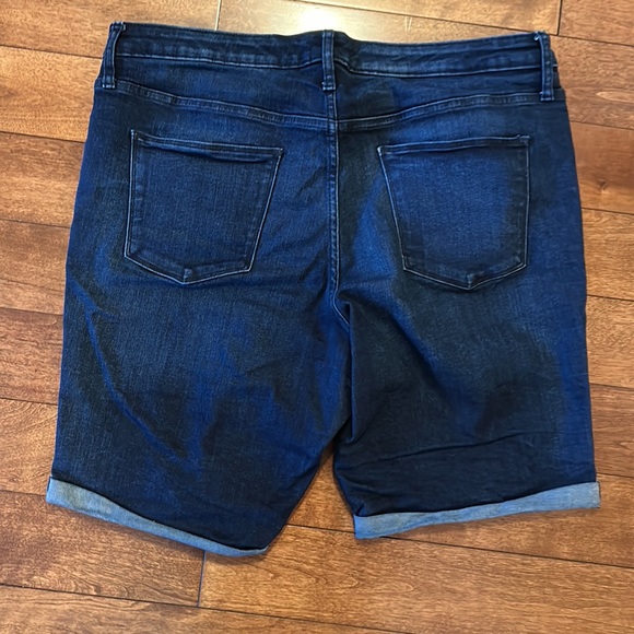 Universal Thread High Rise Denim Bermuda Shorts Size 16 - Picture 2 of 8